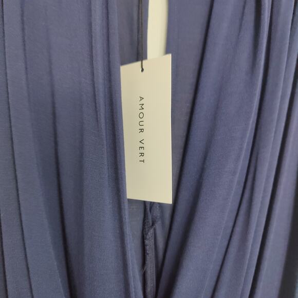 NWT Amour Vert Sz XS Navy Blue Surplice Sleeveless Top Keyhole Draped Modal - Picture 3 of 6